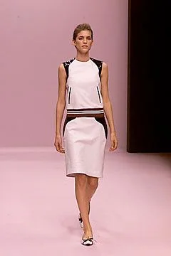 Look 15